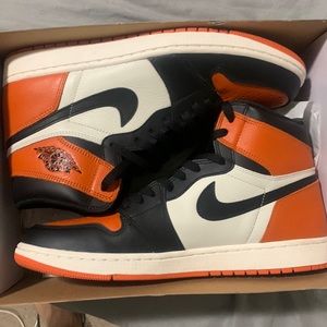 Shattered Backboard Jordan 1s(Read Description)